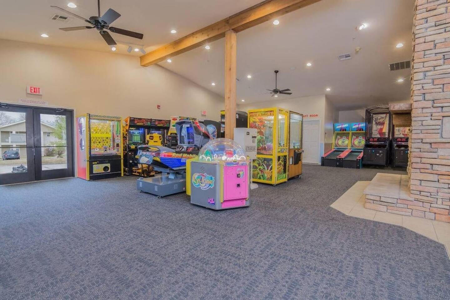 Retreat @ The Hills W/ Pets And Game Room แบรนสัน ภายนอก รูปภาพ